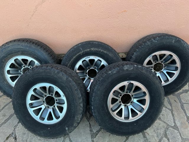 Llantas Mitsubishi Montero - 4 unidades