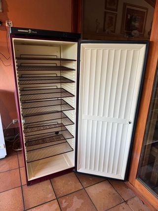 Vinoteca Liebherr Vinothek - Roja