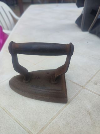 Plancha de hierro muy antigua