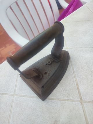 Plancha de hierro muy antigua