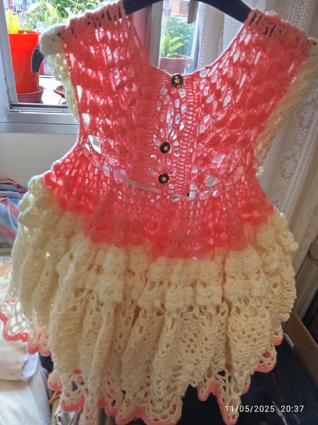 Vestido crochet bebé niña