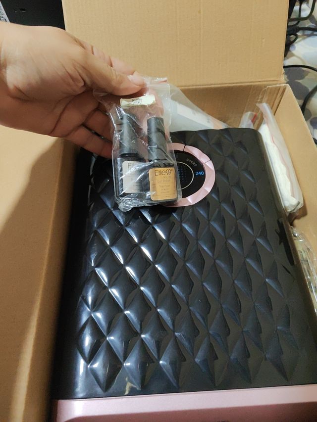 Set de uñas de gel y manicura semi