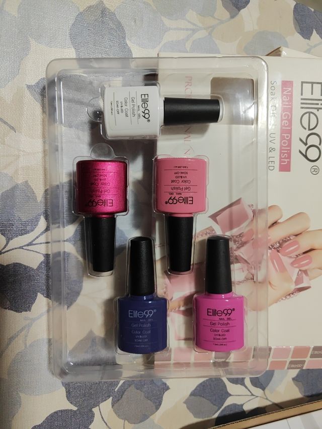 Set de uñas de gel y manicura semi