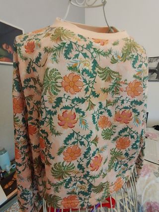 Sudadera estampada flores