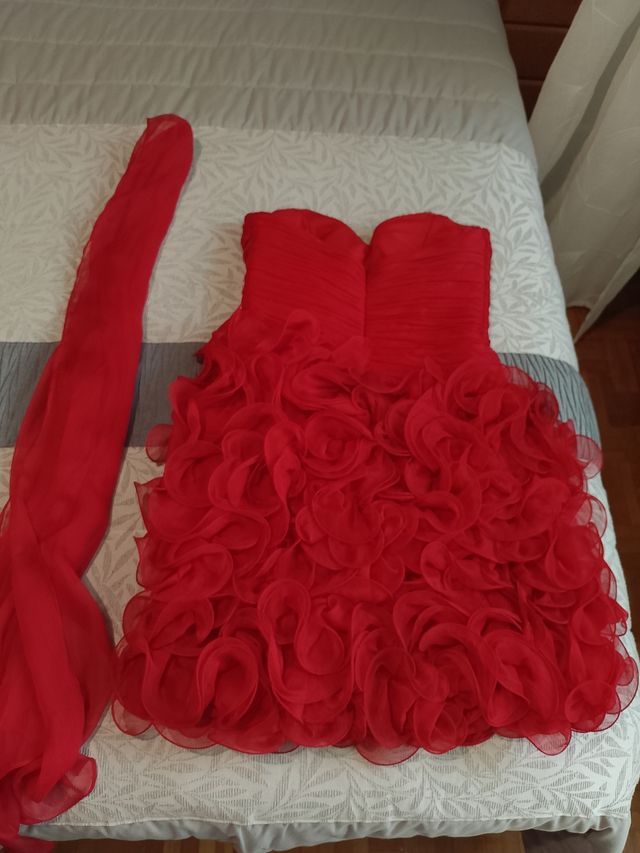 Vestido rojo corto de fiesta