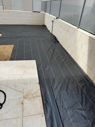 Instalcion de cesped artificial