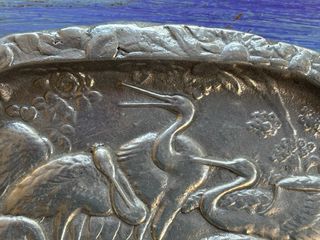 BANDEJA ANTIGUA DE METAL.