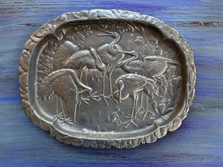 BANDEJA ANTIGUA DE METAL.