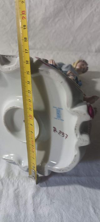 PRECIOSA FIGURA PORCELANA DE SURADA s.XX