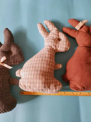 Conejitos, peluches, muñecos trapo.