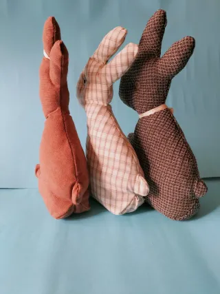 Conejitos, peluches, muñecos trapo.