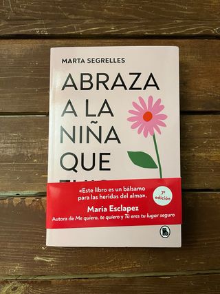 Abraza a la niña que fuiste