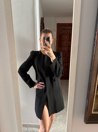 Abrigo negro Zara 