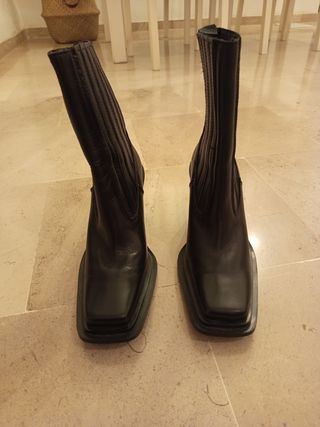 Preciosos botines piel, punta cuadrada