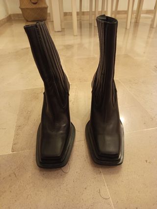 Preciosos botines piel, punta cuadrada
