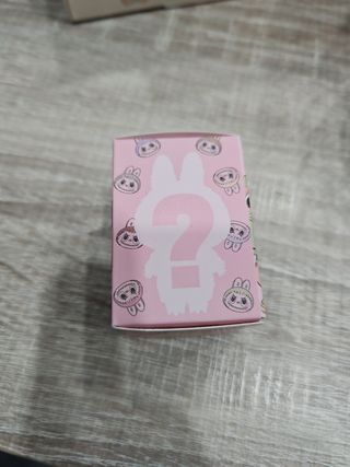 Mini llaveros o cuelga móvil LABUBU