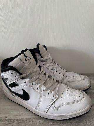 Air Jordan 1 Mid - Zapatillas blancas y negras