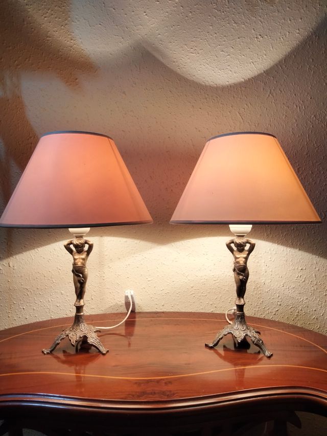 Antica splendida coppia di lampade cherubini in bronzo