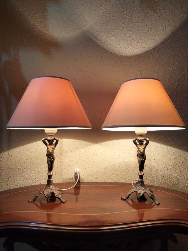 Antica splendida coppia di lampade cherubini in bronzo