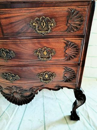 Cómoda estilo D. João V madeira maciça nogueira