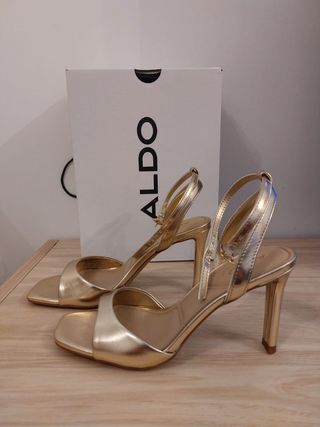 Zapatos dorados de tacón ALDO 37