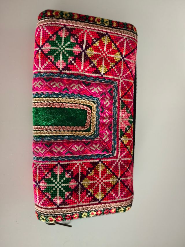 Billetera bordada multicolor