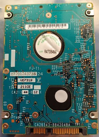 Disco Duro SATA de 2,5" / 120Gb / Fujitsu