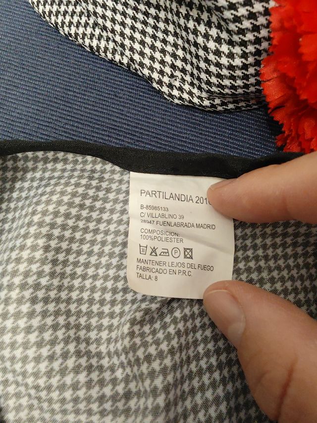 Traje Chulapo niño: chaleco, gorra y clavel.