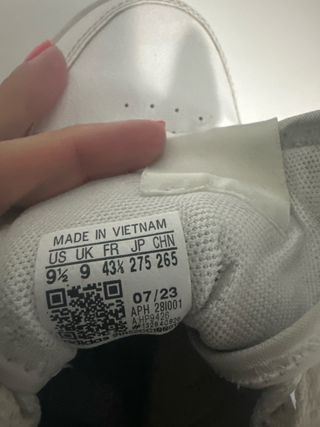 Zapatillas Adidas blancas y negras