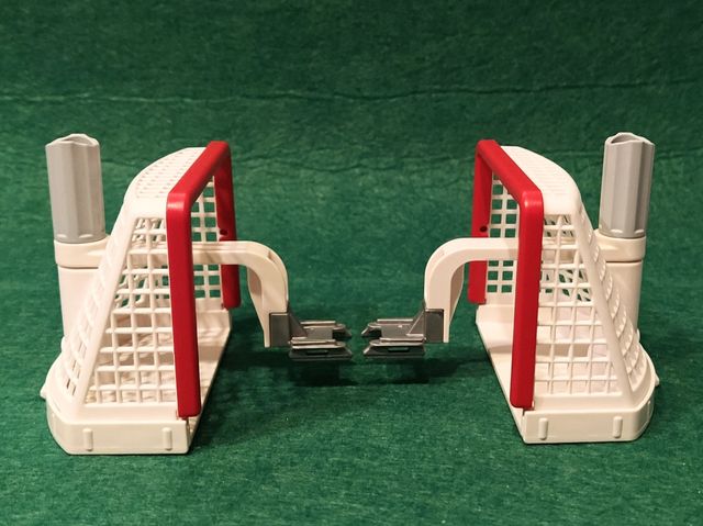 Playmobil Hockey: 2 porterías + accesorios.