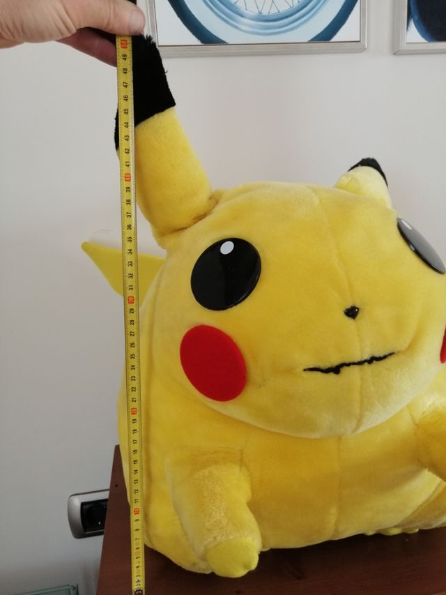 Picachu peluche gigante
