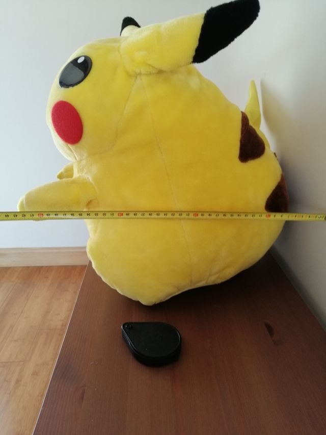 Picachu peluche gigante