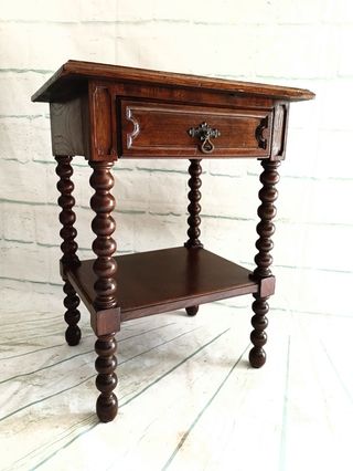 Mesa de apoio em nogueira