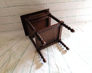 Mesa de apoio em nogueira