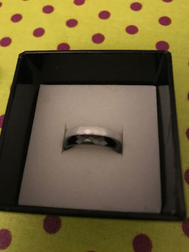 Coppia di anelli in ceramica bianco-nero tg 12