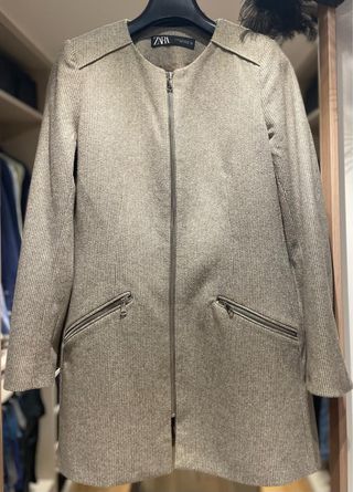 Chaquetón Zara beige talla M