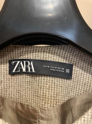 Chaquetón Zara beige talla M