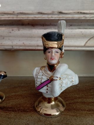 Soldatini d' epoca in porcellana