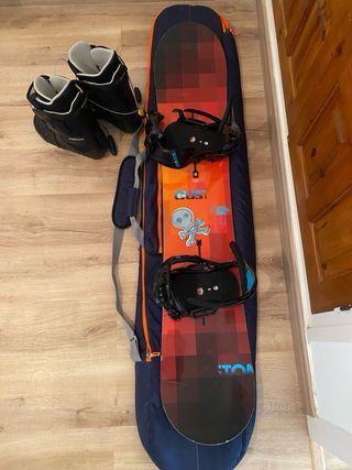 Snow Custom Flying V 151 + Extras