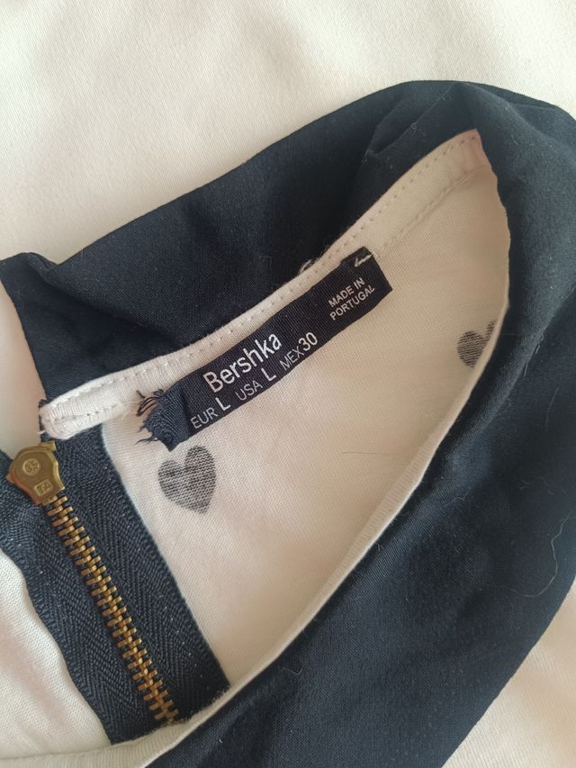 Camiseta Bershka corazones - talla L