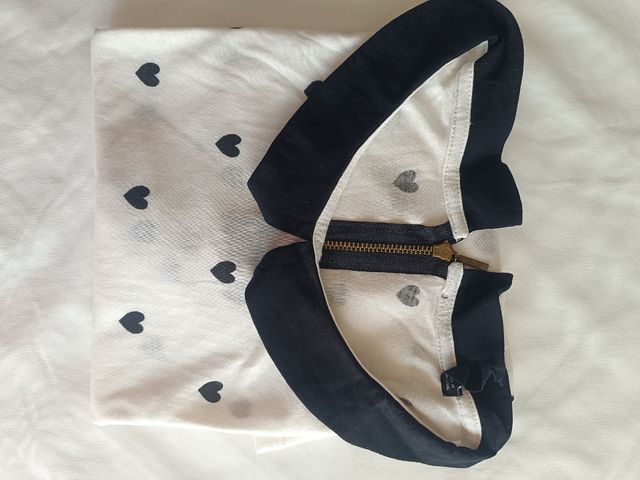 Camiseta Bershka corazones - talla L