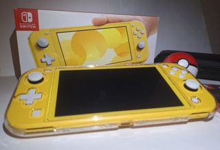 Nintendo Switch Lite amarilla + Pokémon Perla + PB