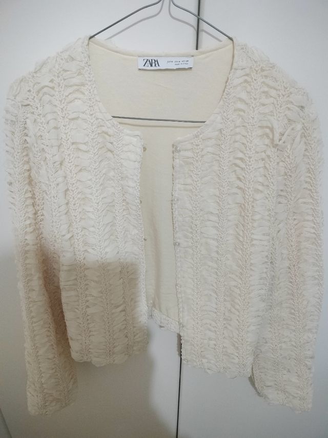 Chaqueta Zara beige talla M última colección