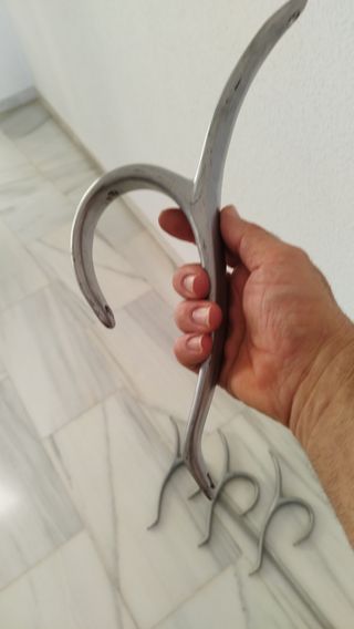 Soporte para estanterías  Pesa cada soporte 420gr