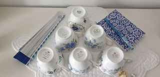 Set di 5 tazze sull'azzurro