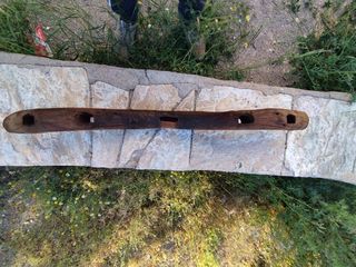 Yugo ubio de madera de encina antiguo.tratado al a