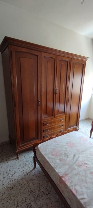 Dormitorio completo: 2 camas, armario