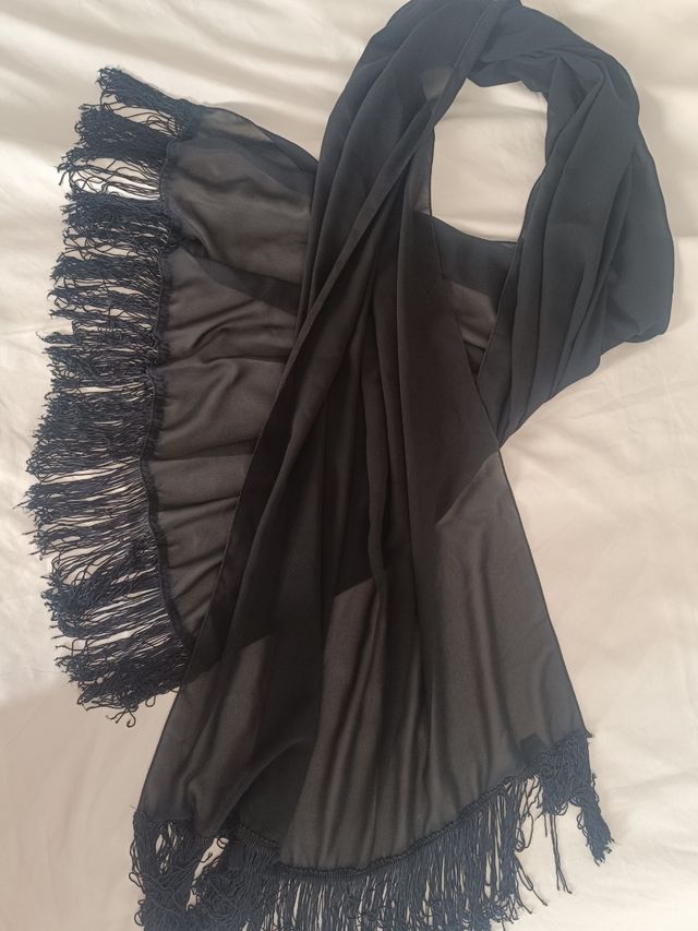 Chal negro Narita con flecos