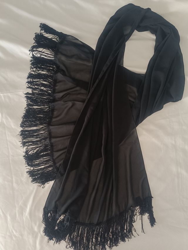 Chal negro Narita con flecos