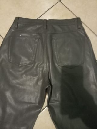 Pantaloni in ecopelle grigi